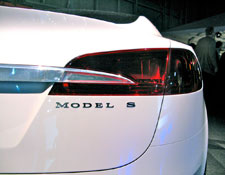 Eco-friendly Cars Break New Barrier: Tesla Model S Awarded Car of the Year